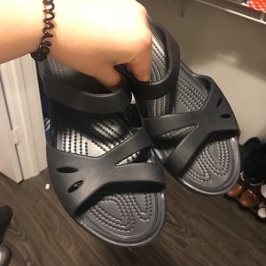 COPY - NWOT Black Crocs Meleen Cross-Band Sandal W 10